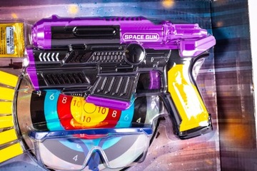 СТРЕЛОЧНЫЙ ПУСКОВОЙ ПИСТОЛЕТ С ПРИСОСКОЙ