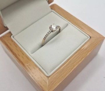 КРАСИВОЕ ЗОЛОТОЕ КОЛЬЦО 14 р.