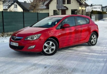 Opel Astra J Hatchback 5d 1.6 Twinport ECOTEC 115KM 2010 Opel Astra Opel Astra sport 1.6 Manual, 115 KM, 2010r 1.6 Benzyna 115KM, zdjęcie 11