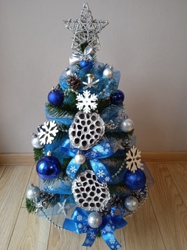 РОЖДЕСТВЕНСКАЯ ЕЛОЧКА маленькая с украшениями и подсветкой, 80 см