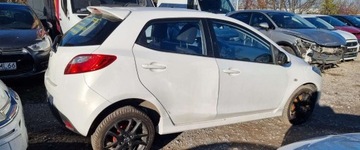 Mazda 2 II 2014 Mazda 2 2014r, 1.6 Diesel. Uszkodzony lewy tyl. Jezdzi. 1.6 Diesel 70KM, zdjęcie 2
