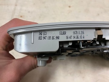 LAMPA POLSTROVÁNÍ OSVĚTLENÍ ŘÍZENÍ STŘEŠNÍHO OKNA SEAT EXEO 8E0947135BG