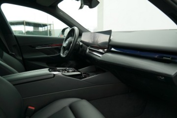 BMW Seria 5 G90-91 2024 BMW 550 BMW 550e M Pro HAK Adaptive LED Bowers&amp;Wil, zdjęcie 10