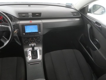 Volkswagen Passat B6 Variant 2.0 TDI-CR DPF 140KM 2008 VW Passat 2.0 TDI, DSG, Navi, Klima, Klimatronic, zdjęcie 7