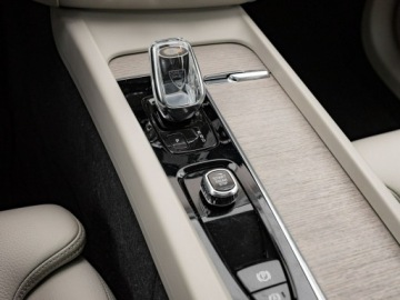 Volvo XC60 II 2021 Volvo XC 60 LU043MS#B4 B Inscription Szklany dach, zdjęcie 16