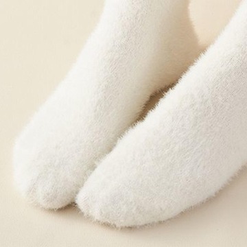 4 пары женских носков Теплые, толстые, модные осенне-зимние плюшевые носки, белые