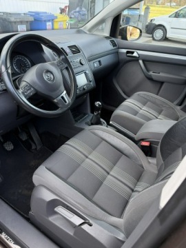 Volkswagen Touran II 1.2 105KM 2012 Volkswagen Touran ładny zarejestrowany, zdjęcie 6
