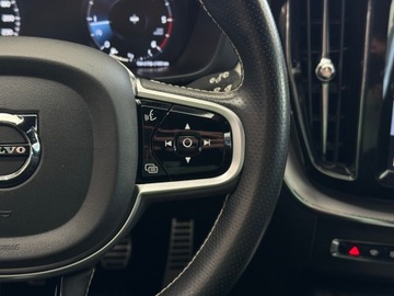 Volvo XC60 II Crossover D3 150KM 2018 Volvo XC 60 R-Design / LED / IntelliSafe / Salon P, zdjęcie 21