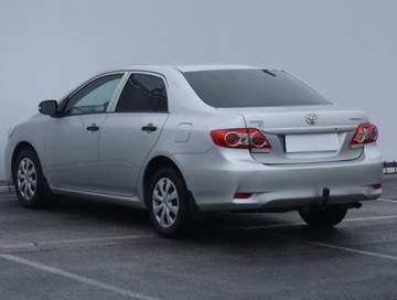 Toyota Corolla X Sedan 1.6 Valvematic 132KM 2010 Toyota Corolla 1.6 Valvematic, Salon Polska, zdjęcie 3