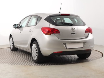 Opel Astra J Hatchback 5d 1.7 CDTI ECOTEC 110KM 2011 Opel Astra 1.7 CDTI, Klima, Tempomat, zdjęcie 3