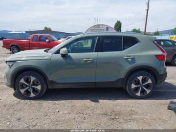 Volvo XC40 2023 Volvo XC 40 B5 Plus Bright Theme 2023 2.0l 2.0 Benzyna 247KM, zdjęcie 2