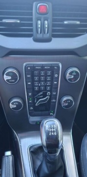 Volvo V40 II Cross Country D2 115KM 2014 Volvo V40 Volvo V40 D2 Momentum 1.6 Diesel 115KM, zdjęcie 20