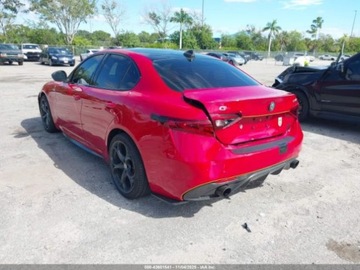 Alfa Romeo Giulia II Sedan 2.0 TBi 280KM 2018 Alfa Romeo Giulia Ti Sport 2018 2.0l 2.0 Benzyna 280KM, zdjęcie 3