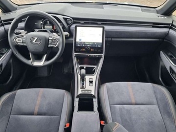 Lexus LBX 1.5 Hybrid 136KM 2024 Lexus LBX Lexus LBX 1.5 Hybrid Cool, salon Pl, gwarancja, VAT23 1.5 136KM, zdjęcie 2
