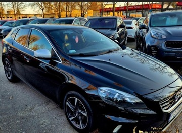Volvo V40 II Hatchback Facelifting 2.0 D3 150KM 2016 VOLVO V40 R-Desing