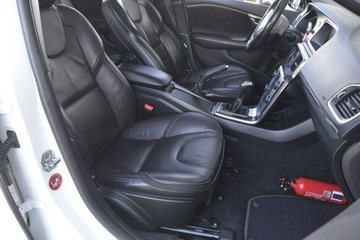 Volvo V40 II Hatchback 1.6 D2 115KM 2015 Volvo V40 1.6HDI Ocean Race nawi doinwestowany, zdjęcie 18