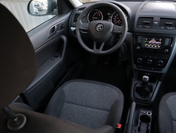 Skoda Yeti Outdoor 2.0 TDI (Euro 6) 110KM 2016 Skoda Yeti 2.0 TDI, Salon Polska, 4X4, Klima, zdjęcie 6