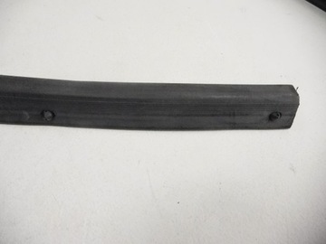 Прокладка крышки/капота VW Golf 3 NEW 1H6823707