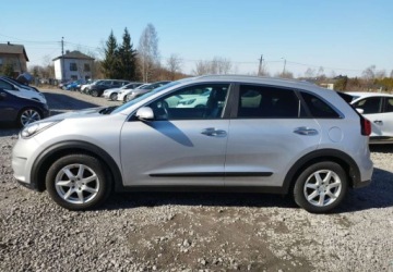 Kia Niro I Crossover 1.6 GDi Hybrid 141KM 2017 Kia Niro Kia Niro 1.6 hybryda klima kamera stan bdb gwarancja przebiegu 1.6, zdjęcie 6