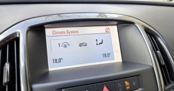 Opel Astra J Sedan 1.4 Turbo ECOTEC 140KM 2013 Opel Astra Lift 1.4 Turbo 140KM BiXenony Ledy NawiPL PółSkóra Grzana Kiera, zdjęcie 11