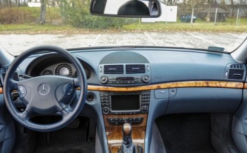 Mercedes Klasa E W211 Kombi S211 3.5 4Matic 272KM 2005 Mercedes-Benz Klasa E 3,5 (272KM) 4-Matic 3.5 Benzyna 272KM, zdjęcie 8