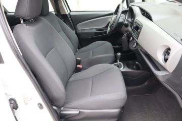 Toyota Yaris III Hatchback 5d Facelifting 2017 1.5 Hybrid 100KM 2020 Toyota Yaris 1.5 Hybrid, Salon Polska, zdjęcie 8