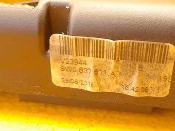 AUDI A4 B9 8W KLIKA DVEŘE ZADNÍ LEVÝ CHRÓM 8W0837811A 15R.-
