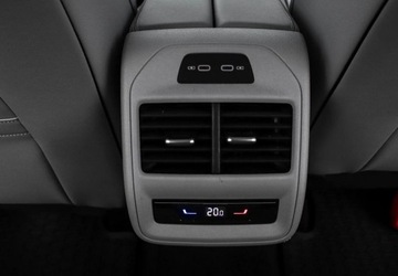 Volkswagen Passat B8 Variant Facelifting 1.5 TSI EVO 150KM 2024 Volkswagen Passat 1.5 TSI 150KM Elegance DSG Harman Kardon Dach Szklany Pa, zdjęcie 13