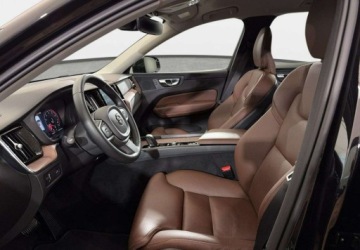 Volvo XC60 II Crossover T5 250KM 2020 Volvo XC 60 VAT 23 Momentum Pro 2.0 B5 mHEV 250KM automat 2020 r., salon P, zdjęcie 11