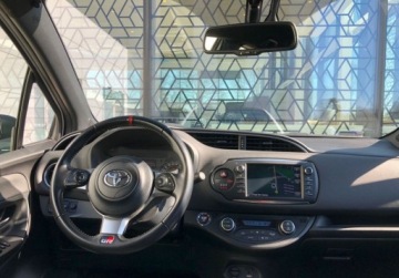 Toyota Yaris III Hatchback GRMN 1.8 Dual VVT-i 212KM 2017 Toyota Yaris Yaris 1.8 212KM Limitowana wersja GRMN 018400 FV23 ASO PL, zdjęcie 5