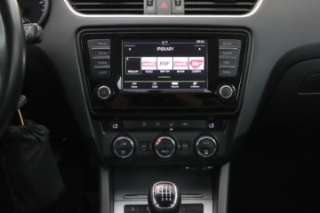 Skoda Octavia III Kombi 2.0 TDI 150KM 2016 Skoda Octavia 2.0 TDI, Salon Polska, Xenon, zdjęcie 12