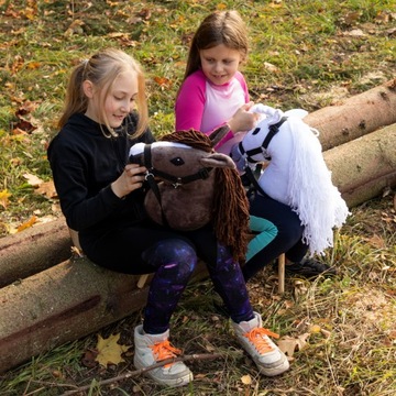 HOBBY HORSE SKIPPI A3 KOŃ NA KIJU CZARNY + KANTAR