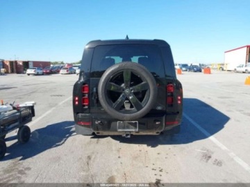 Land Rover Defender IV (L663) 2023 Land Rover Defender 130 X-Dynamic Se 2023 3.0l 3.0 Benzyna 395KM, zdjęcie 4