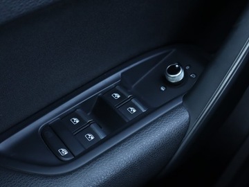 Audi Q5 II SUV 2.0 TDI 163KM 2018 Audi Q5 2.0 TDI, Serwis ASO, 4X4, Automat, Klima, zdjęcie 17