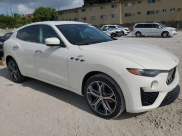 Maserati Levante 2022 Maserati Levante 2022r., Base, 3L, od ubezpieczalni 3.0 Benzyna 580KM, zdjęcie 3