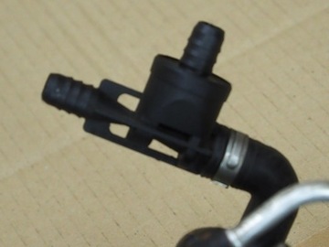 ВПУСКНОЙ ПАТРУБОК AUDI A8 D3 6.0 W12 07C133185BD