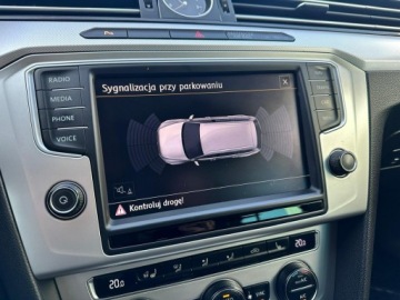 Volkswagen Passat B8 Variant 2.0 TDI BlueMotion SCR 150KM 2016 Volkswagen Passat Variant Łopatki Grzany fotel, zdjęcie 23