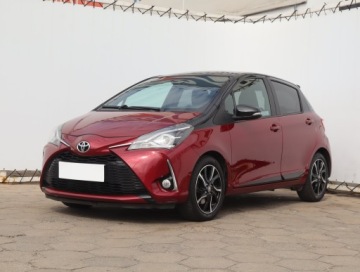 Toyota Yaris III Hatchback 5d Facelifting 2017 1.5 Dual VVT-iE 111KM 2018 Toyota Yaris 1.5 Dual VVT-i, Salon Polska, zdjęcie 1