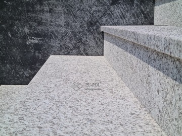 Камень для лестницы из серого гранита, изготовленный на заказ. И