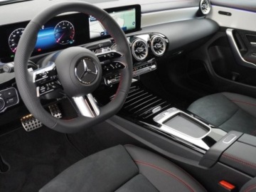 Mercedes CLA C118/X118 Shooting Brake Facelifting 1.3 200 163KM 2025 CLA 200 AMG Line Shooting Brake 1.3 (163KM) 2025, zdjęcie 4