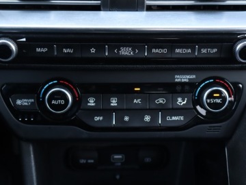 Kia Niro I Crossover Facelifting 1.6 GDi Hybrid 141KM 2020 Kia Niro Hybrid, Salon Polska, 1. Właściciel, zdjęcie 15