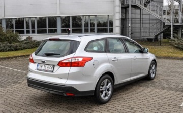 Ford Focus III Kombi 1.0 EcoBoost 100KM 2013 Ford Focus SW Salon PL 2013 r. 114 tys. km Benzyna 100KM, zdjęcie 3