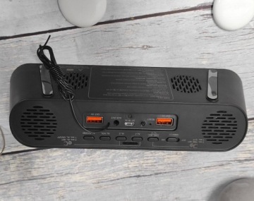 БУДИЛЬНИК С FM-РАДИО ТЕРМОМЕТР ГИГРОМЕТР БУДИЛЬНИКИ