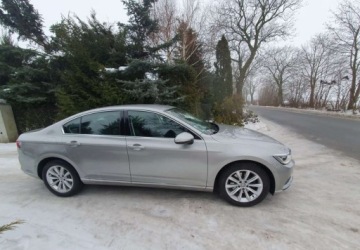 Volkswagen Passat B8 Limousine 2.0 TDI BlueMotion Technology 150KM 2015 Volkswagen Passat Volkswagen Passat 2.0 TDI (BlueMotion Technology) DSG Hi, zdjęcie 2