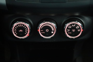 Mitsubishi Outlander II 2.0 MIVEC 147KM 2010 Mitsubishi Outlander 2.0, GAZ, Automat, Skóra, zdjęcie 10