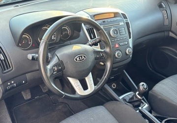 Kia Ceed I Hatchback 5d Facelifting 1.6 CRDi VGT 115KM 2011 Kia Ceed 2011 r. 1.6 Diesel 116KM, zdjęcie 8