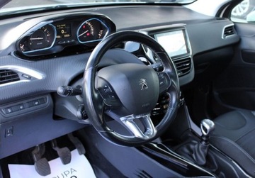 Peugeot 2008 I SUV Facelifting 1.2 PureTech 130KM 2018 Peugeot 2008 1.2 130 KM Allure MirrorScreen Czujniki Navi Panorama Salon PL, zdjęcie 10