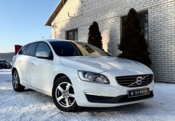Volvo V60 I Kombi Facelifting 2.0 D4 DRIVE-E 181KM 2015 Volvo V60 2.0 Diesel 181KM, zdjęcie 5