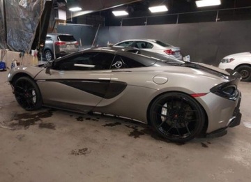  McLaren 570S Coupe 2018, 3.8L, od ubezpieczalni, zdjęcie 11