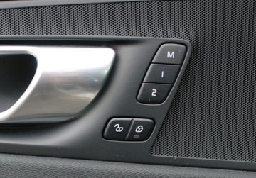 Volvo XC60 II 2023 Volvo XC 60 Volvo XC60 2.0 190KM A8 Plus Dark Salon PL FV23 Serwis ASO GWA, zdjęcie 25